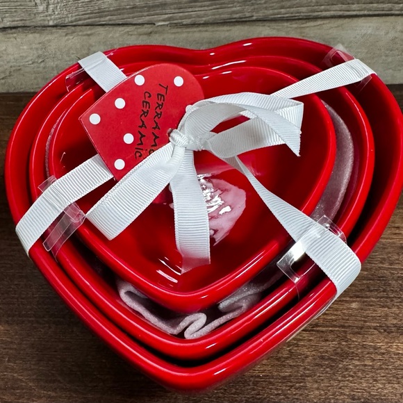 Heart Shaped Serving Ceramic Bowls Set of 3 - NEW - Picture 2 of 7